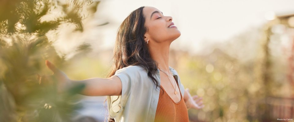 Woman doing mindfulness