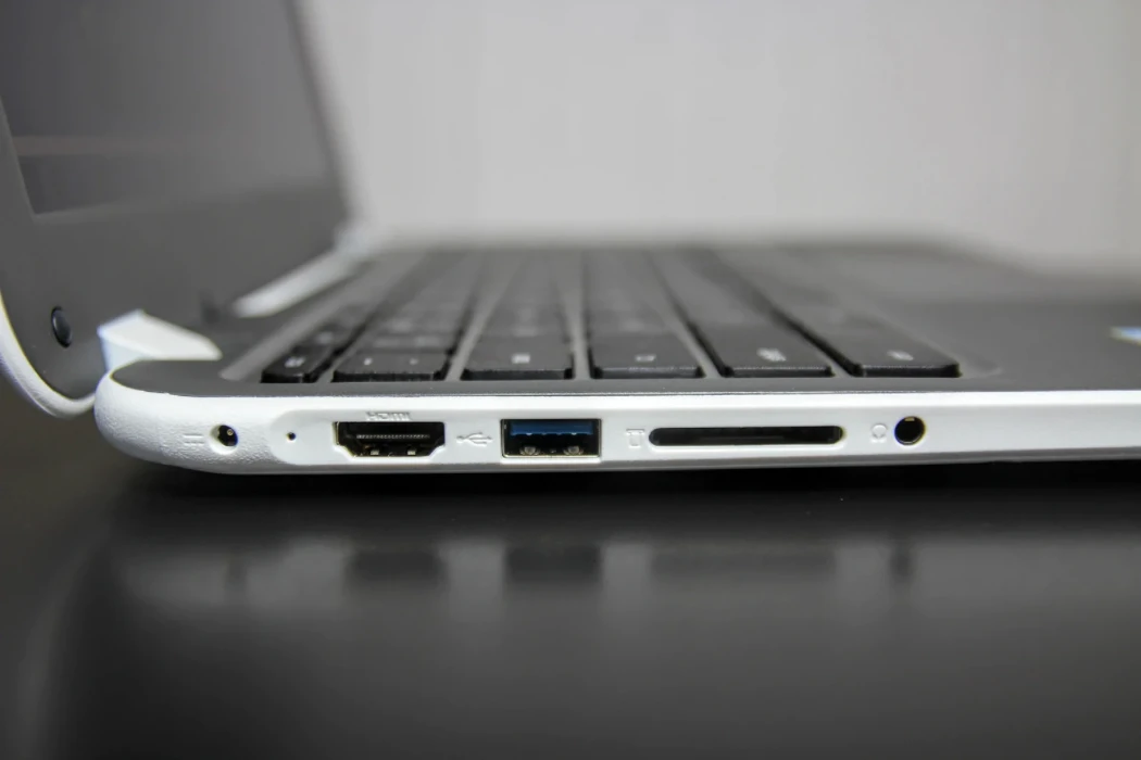 Students damaging laptops related to Going Viral: Students Are Destroying School District Devices in New Trend