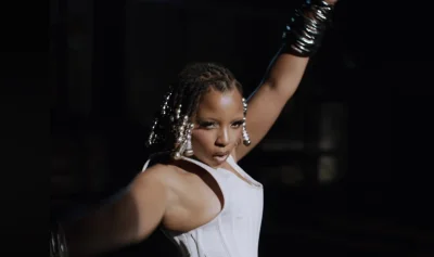 Chlöe Turns ‘World On Fire’ Into a Full-Body Dance Showcase