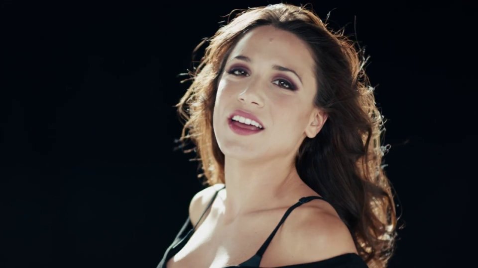 Pop Artist Raffaela Unveils Music Video For "Hurricane"